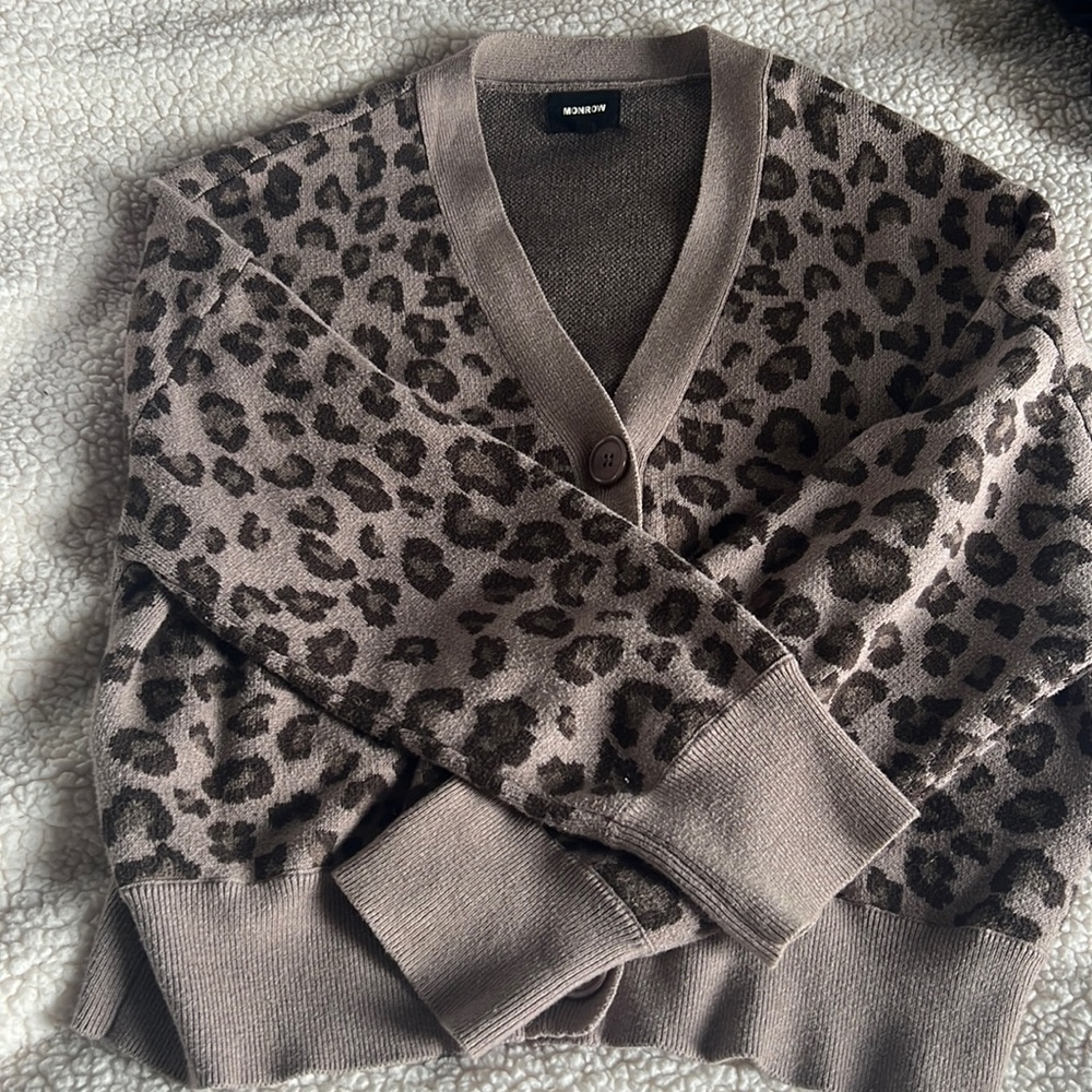 Cute cardigan!!